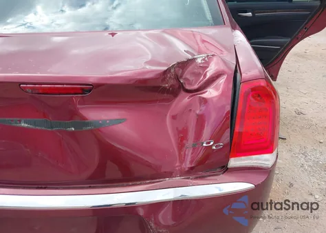 2015 Chrysler 300C z USA, uszkodzony, nr VIN 2C3CCAEG8FH832971